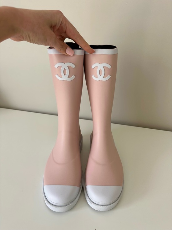 CHANEL Pink and White Rubber Logo Rain Boots